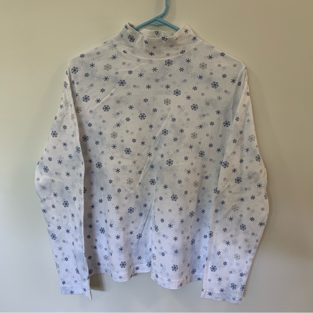 VTG Holiday Long-Sleeve Mock Neck Top with Blue Snowflake Print
